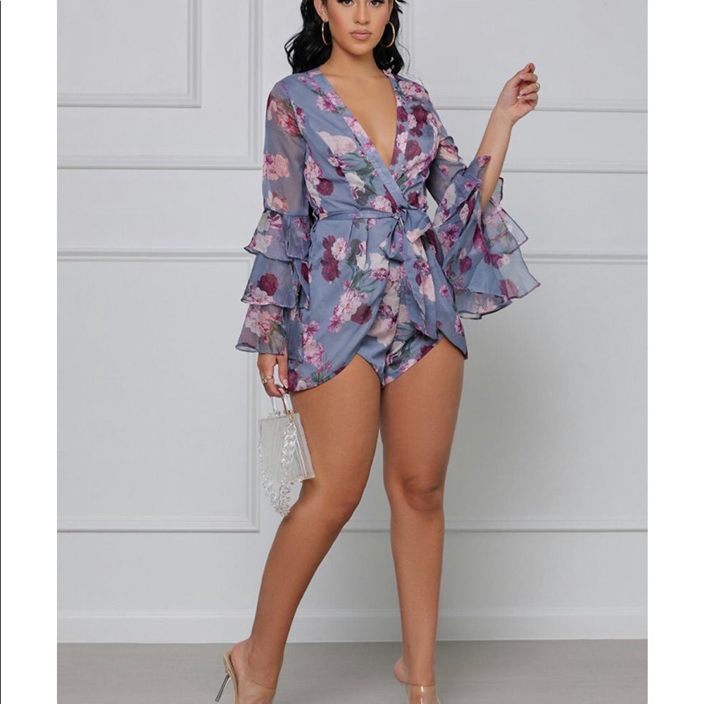 Beautiful romper! - Picture 2 of 7